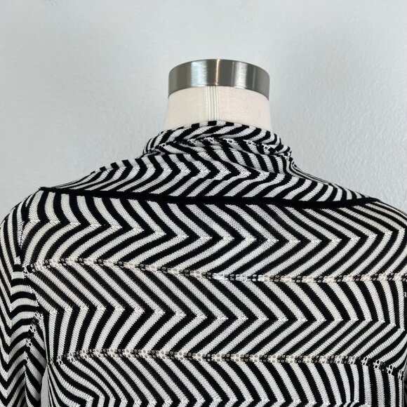 BCBGMAXAZRIA Womens XS Cardigan Wrap Shawl Silk Blend Chevron Scalloped Edge - Picture 6 of 10